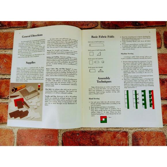 Folded Fabric Fun - Vtg 1990 Crafting Ornaments Potholders Pillows‎ Purses Totes - Picture 2 of 8